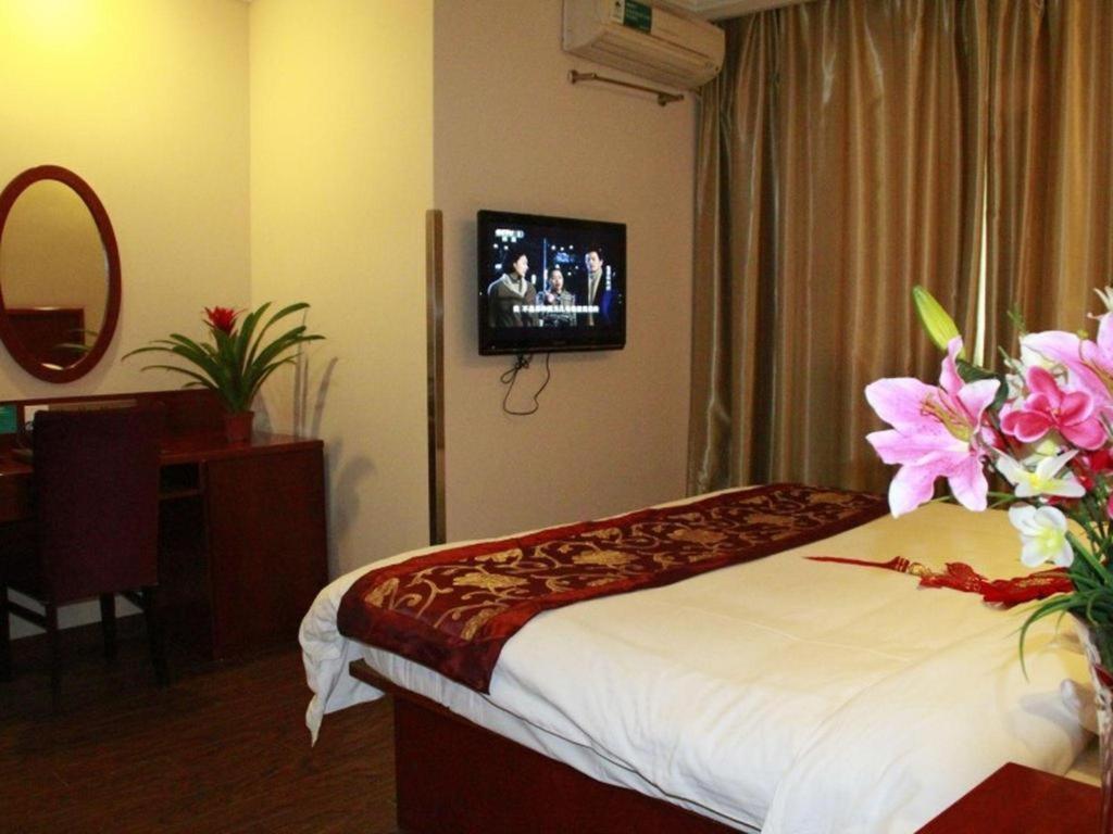 Greentree Inn Shanghai Guangxin Road Tongji Hospital Express Hotel Экстерьер фото