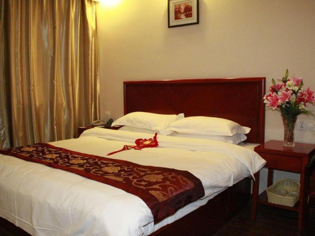 Greentree Inn Shanghai Guangxin Road Tongji Hospital Express Hotel Экстерьер фото
